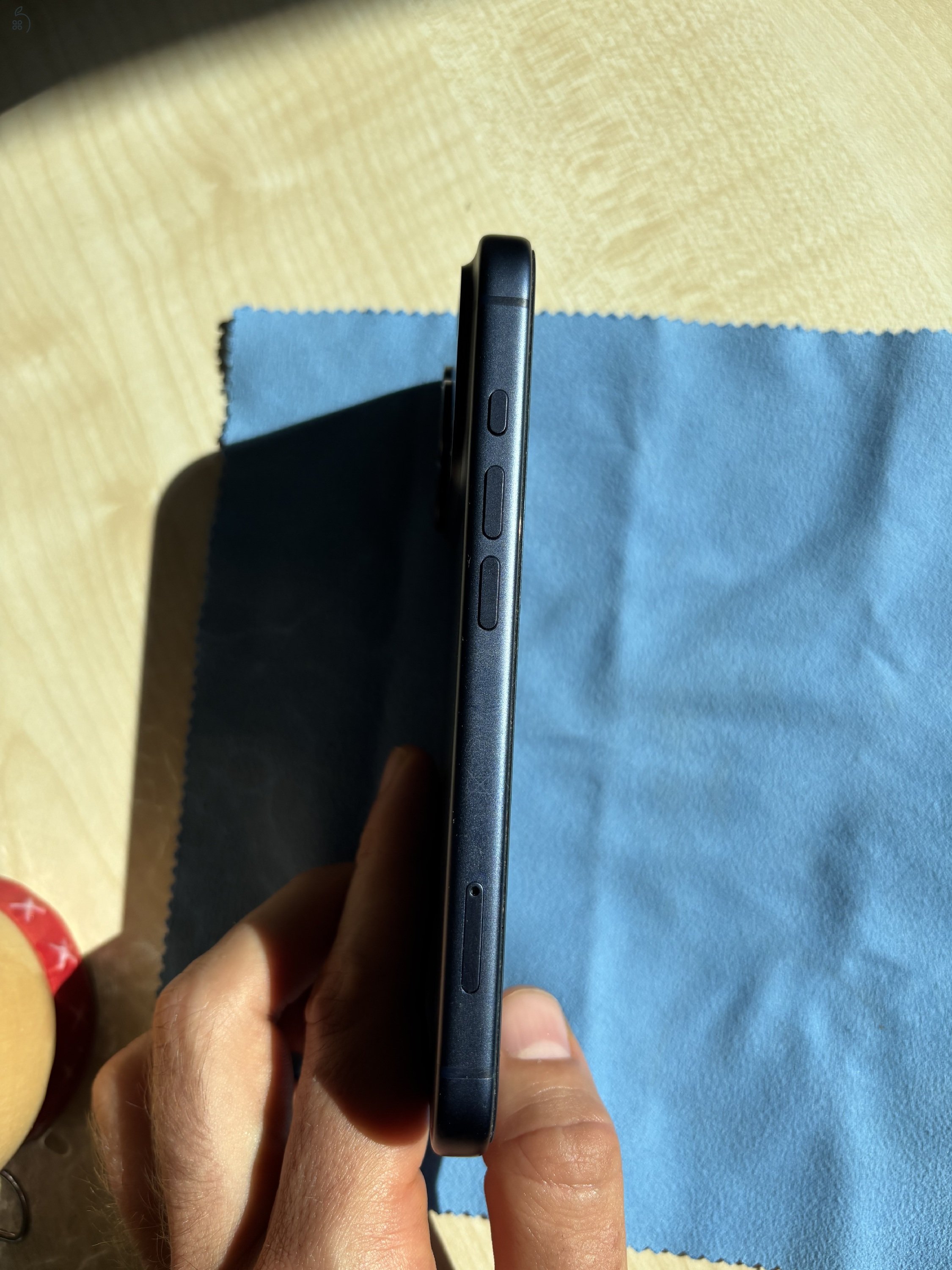 iPhone 17 Pro Deep Blue, 256 GB, Újszerű