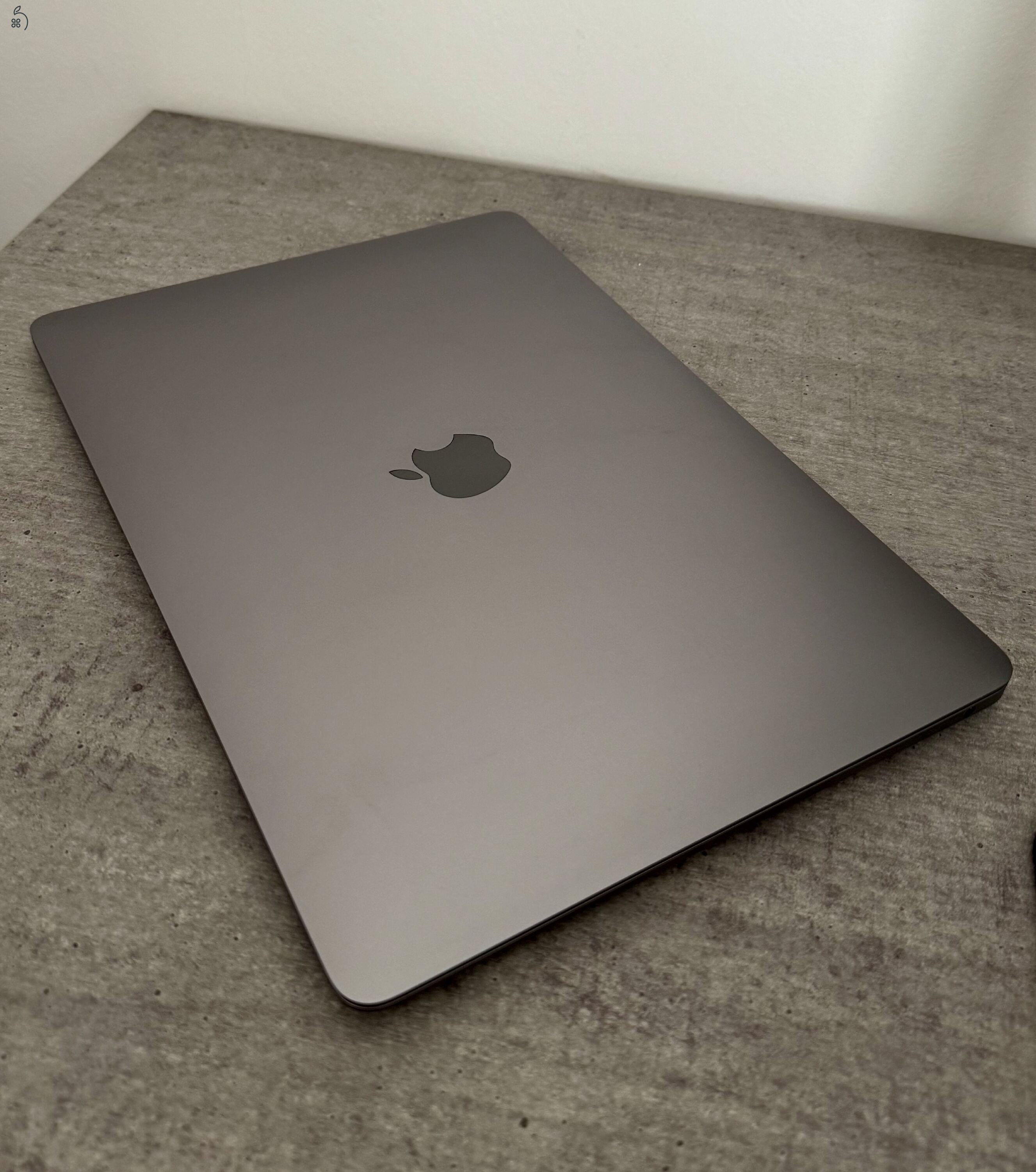 Eladó Apple MacBook Air 13,3