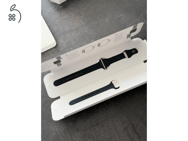 Apple Watch Series 8 44 MM - GPS - Újszerű - Midnight