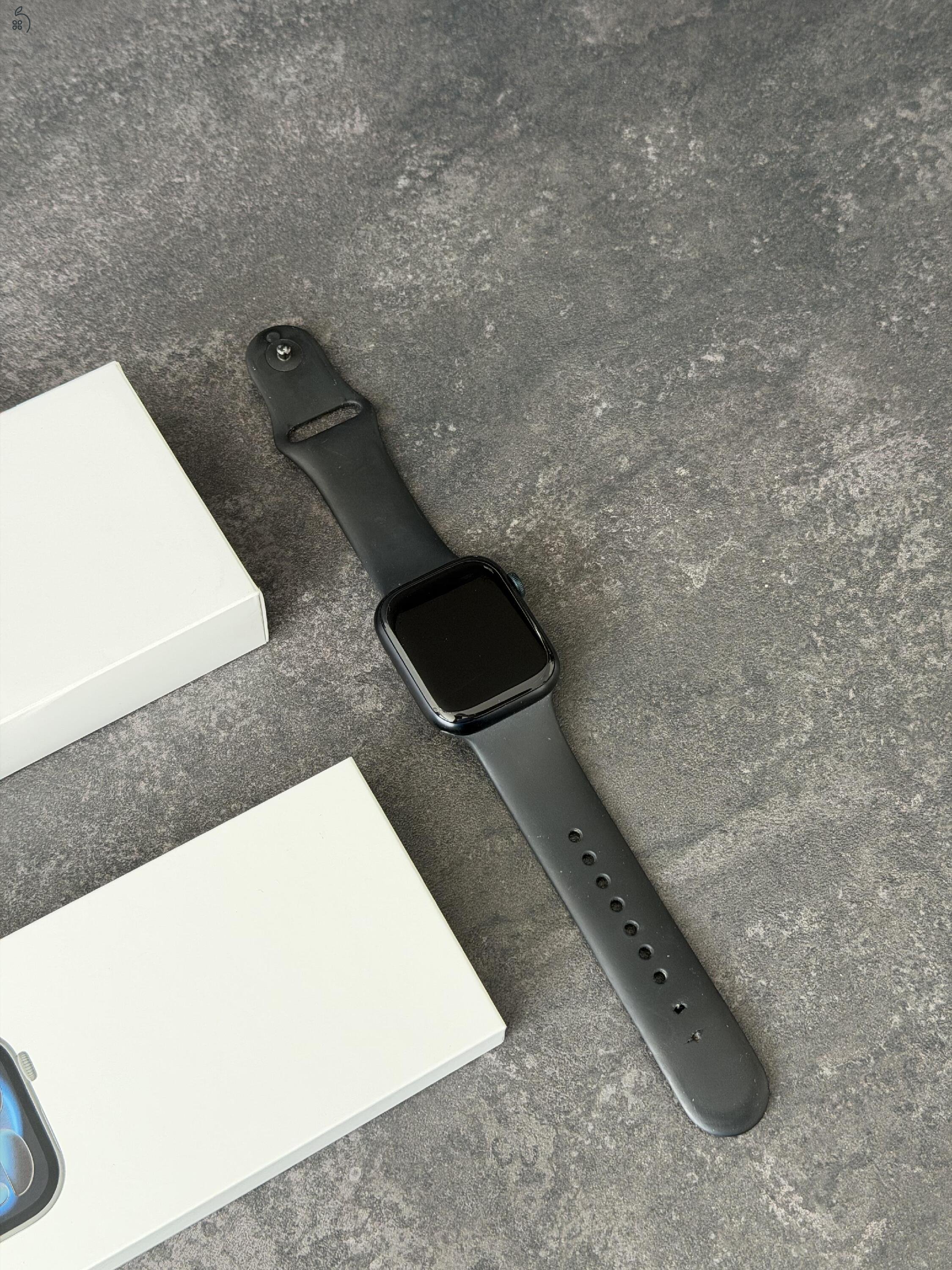 Apple Watch Series 8 44 MM - GPS - Újszerű - Midnight