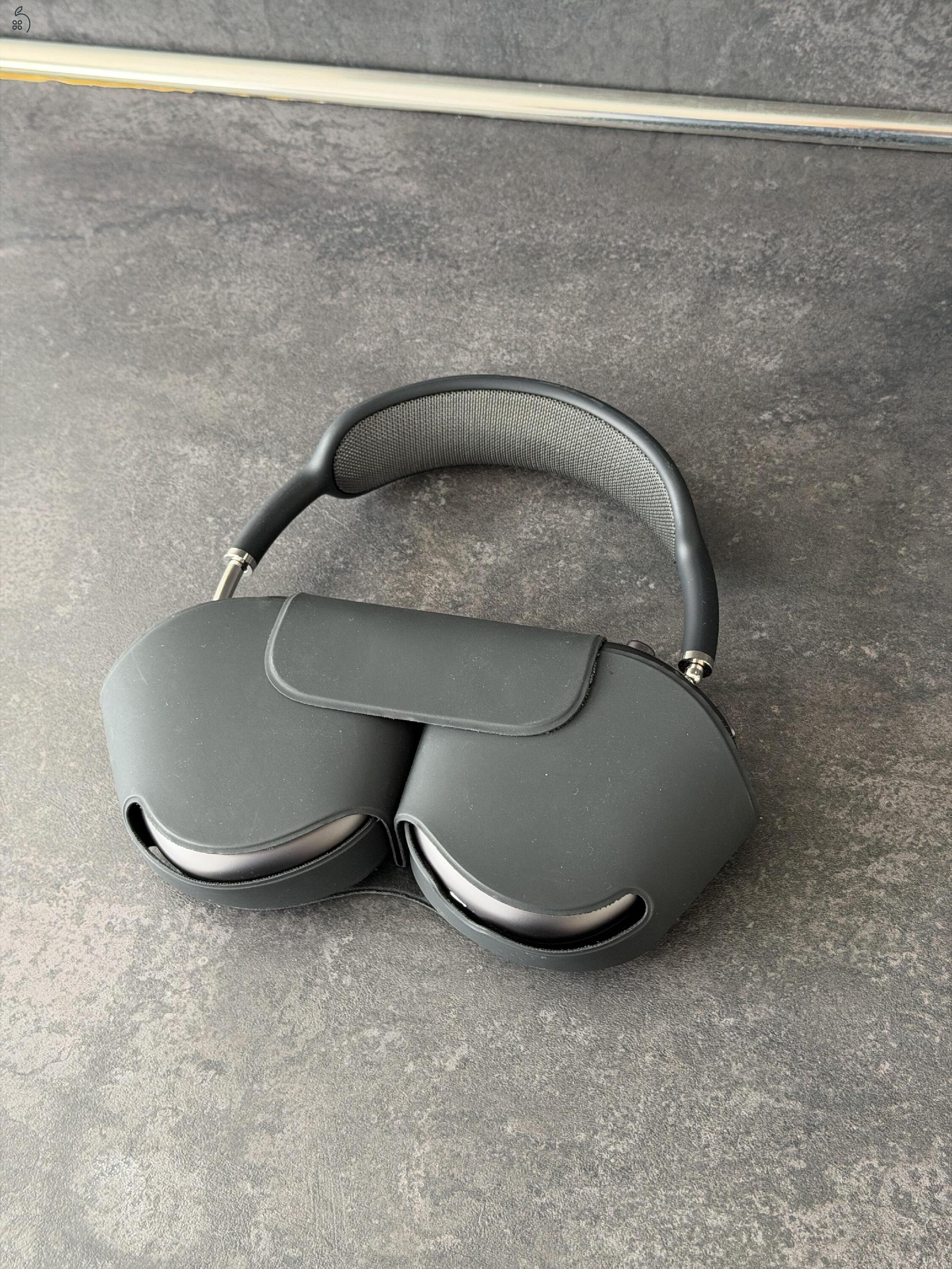 Apple AirPods Max - Midnight - Újszerű