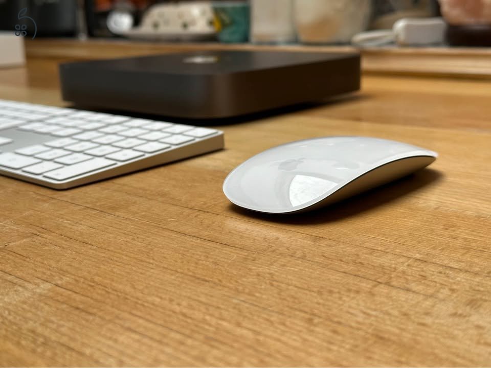 Mac Mini 2018 (i5 3 Ghz, 16 GB DDR4, 256 GB SSD) + Apple billentyűzet + Magic Mouse