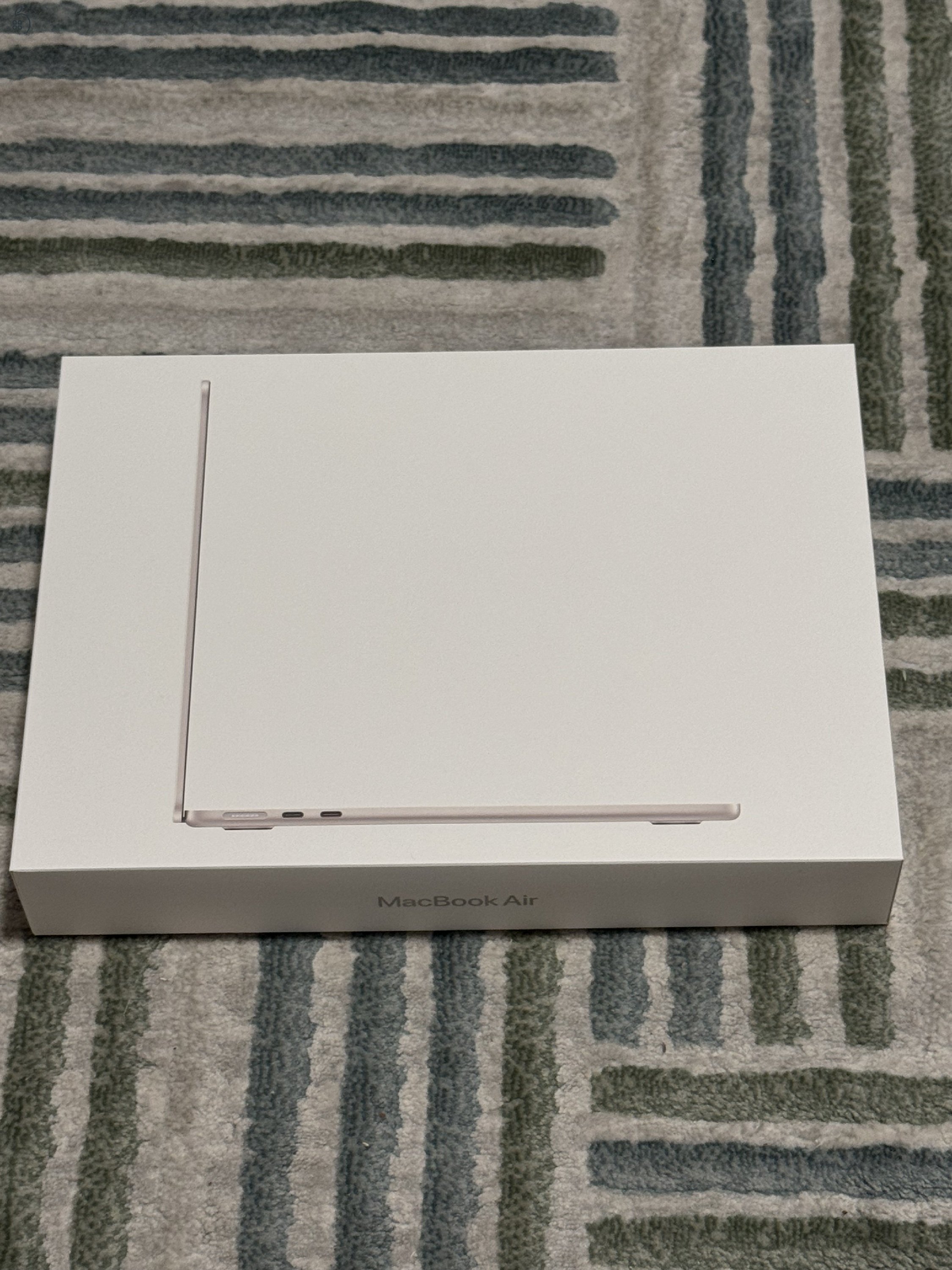 ÚJ, bontatlan MacBook AIR M5” 13” 512GB SSD MAGYAR! 1 év Apple garancia!