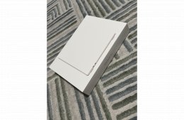 ÚJ, bontatlan MacBook AIR M5” 13” 512GB SSD MAGYAR! 1 év Apple garancia!