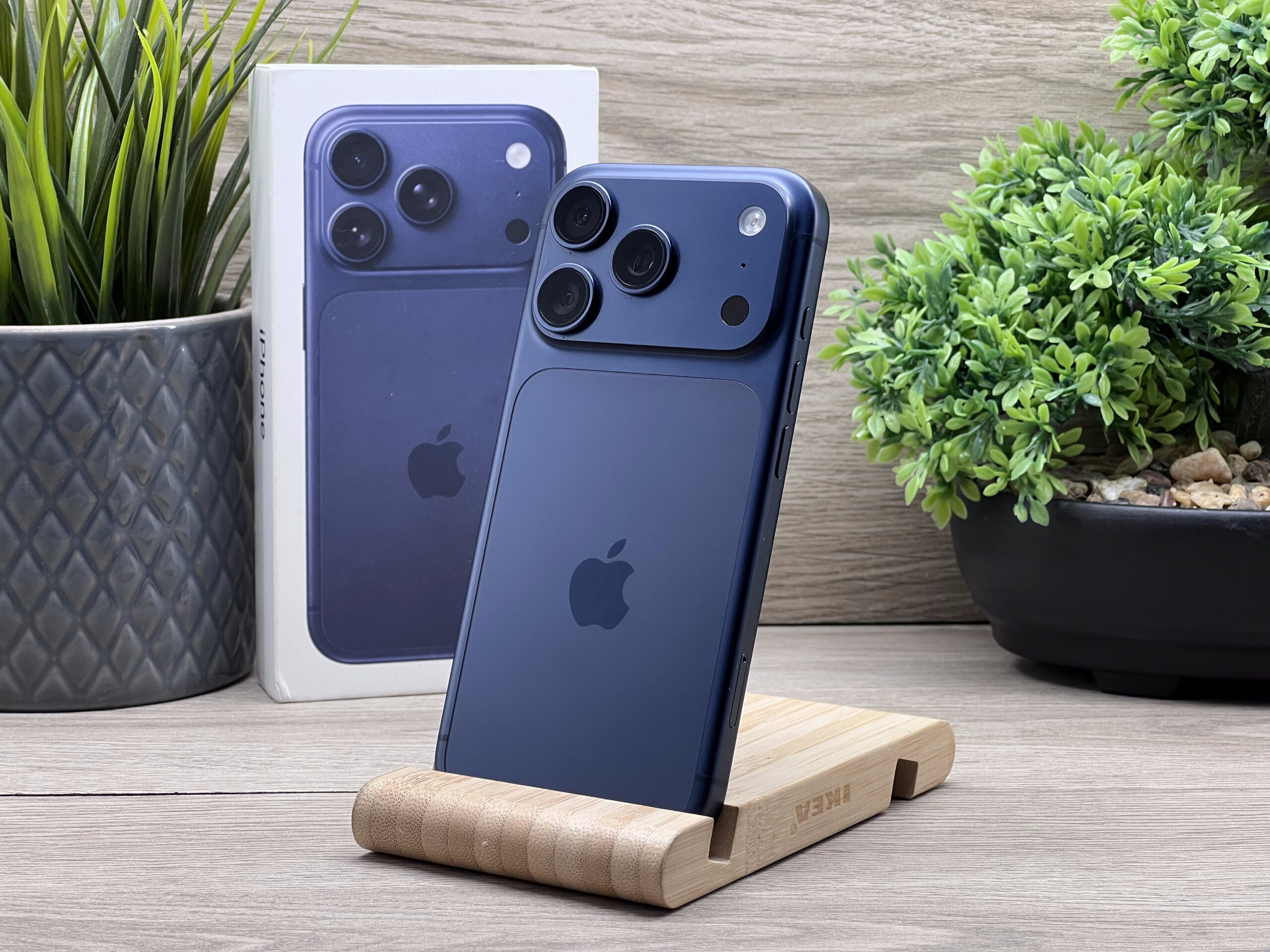 Hibátlan iPhone 17 Pro Deep Blue 256GB 2 ÉV Garanciával 100% 2029.04.14 Apple Gari