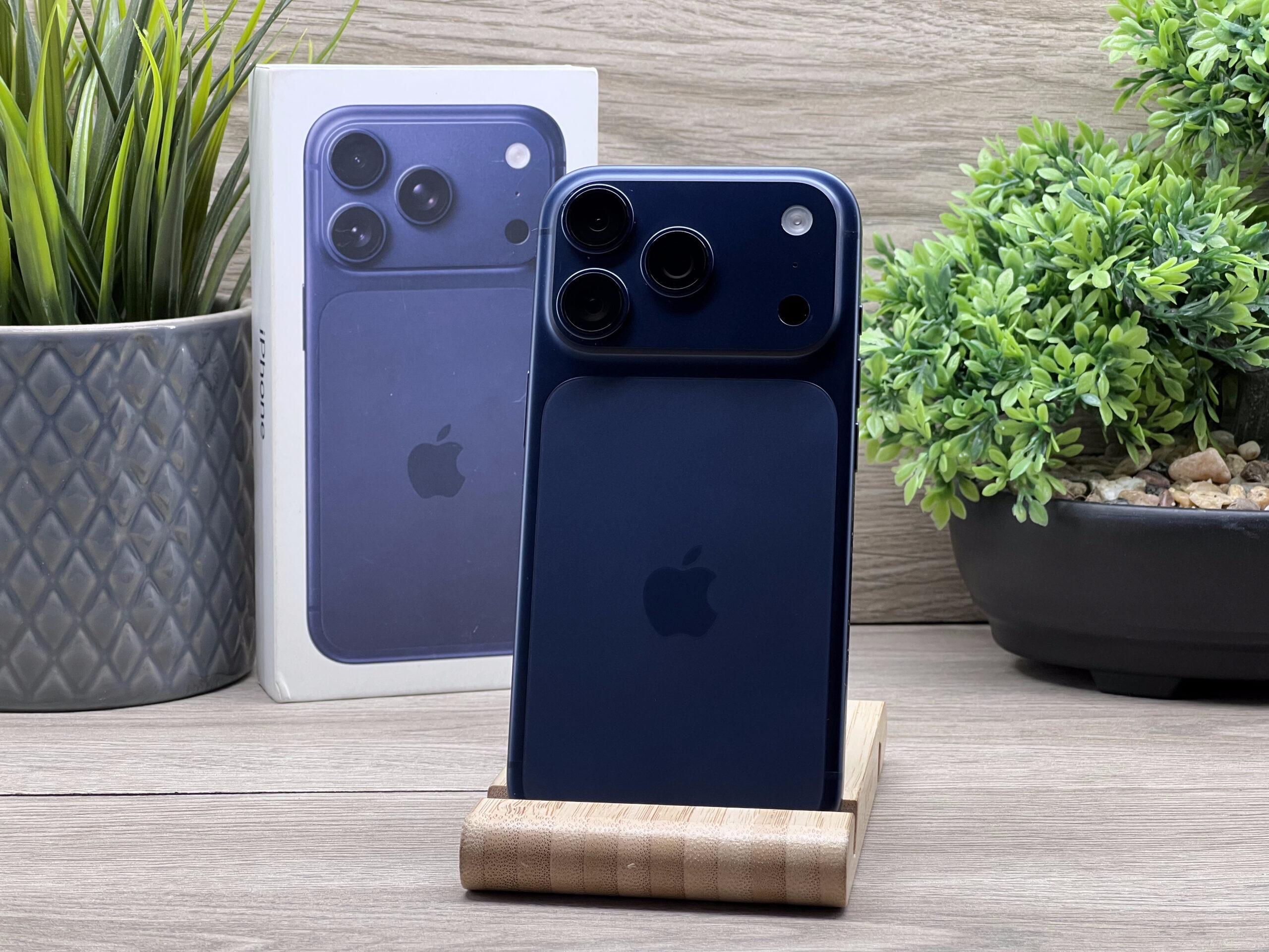 Hibátlan iPhone 17 Pro Deep Blue 256GB 2 ÉV Garanciával 100% 2029.04.14 Apple Gari