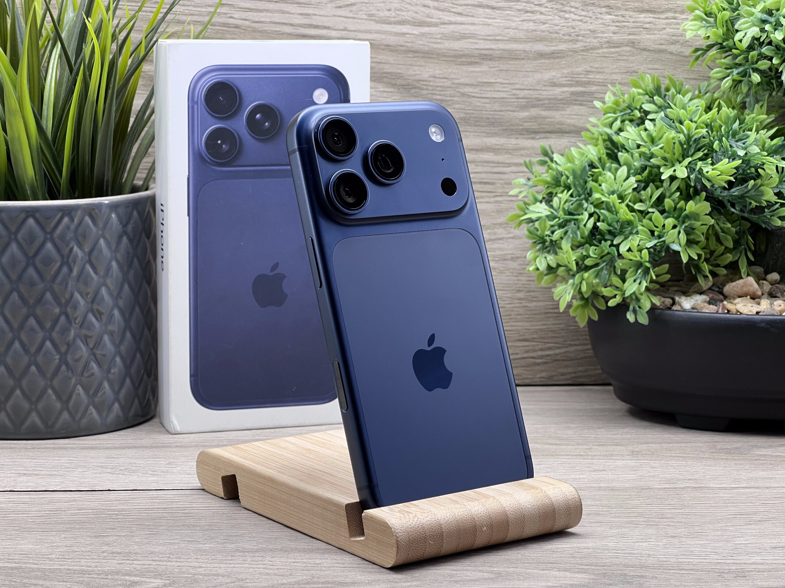 Hibátlan iPhone 17 Pro Deep Blue 256GB 2 ÉV Garanciával 100% 2029.04.14 Apple Gari