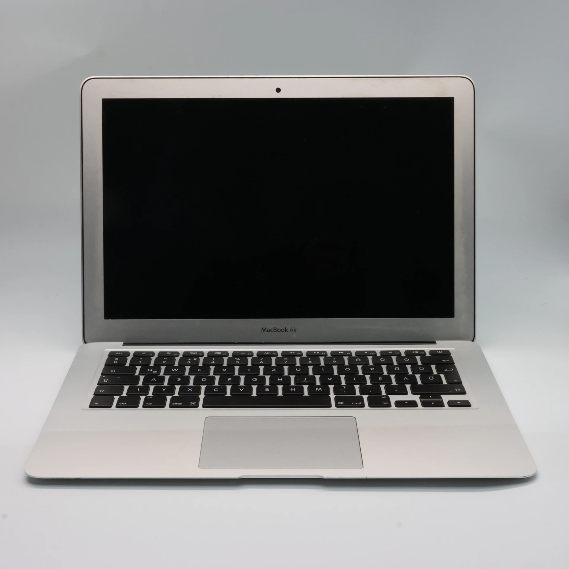 Apple MacBook Air 13″ 2017 i5 128 GB 8 GB RAM Silver HUN Bill