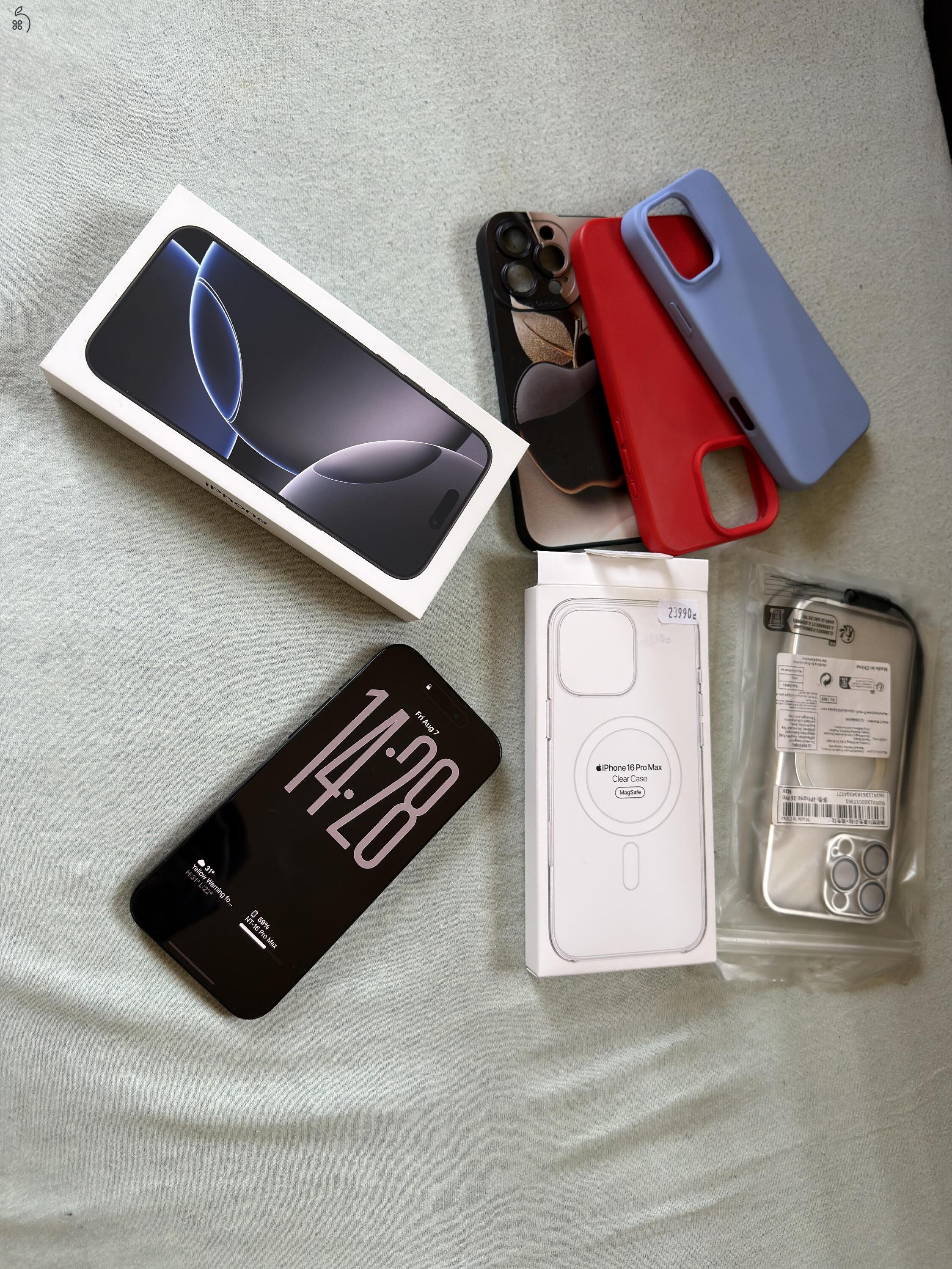 Eladó újszerű Apple iPhone 16 Pro Max 256 GB -garanciális, sok tartozék