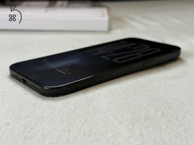 Eladó újszerű Apple iPhone 16 Pro Max 256 GB -garanciális, sok tartozék