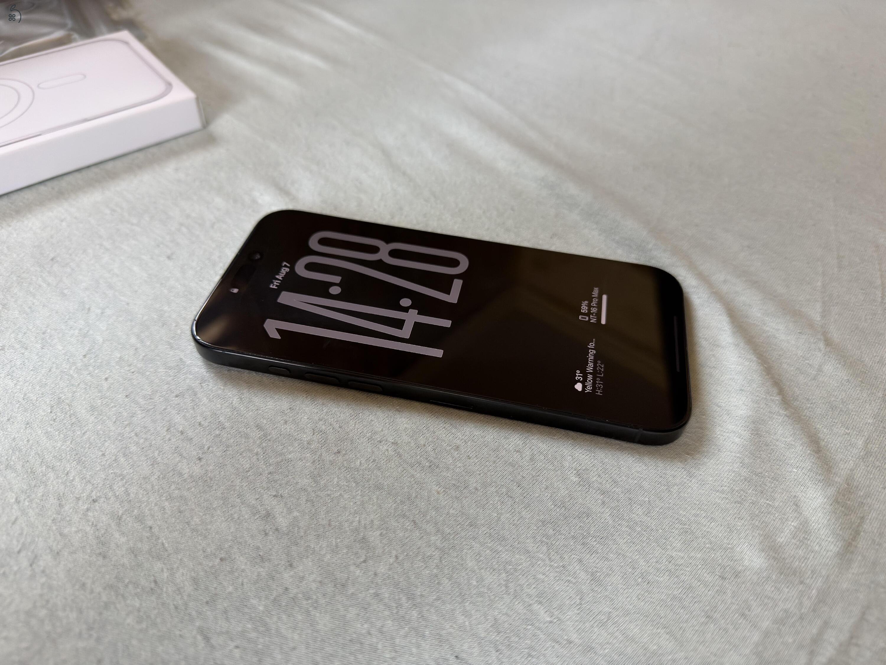 Eladó újszerű Apple iPhone 16 Pro Max 256 GB -garanciális, sok tartozék