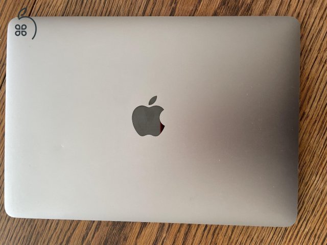 Hibátlan grafitszürke Macbook