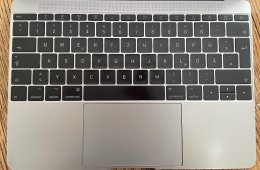 Hibátlan grafitszürke Macbook