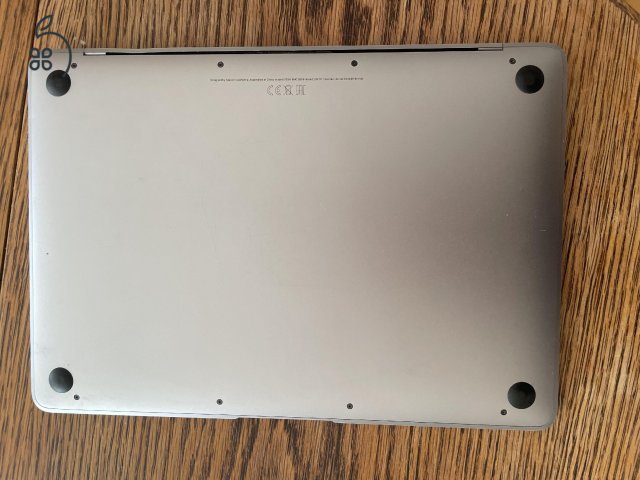 Hibátlan grafitszürke Macbook