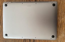 Hibátlan grafitszürke Macbook