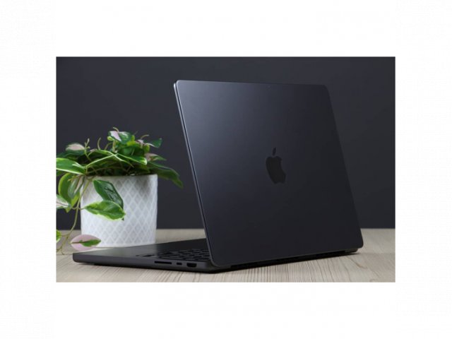 Újszerű MacBook Pro 14