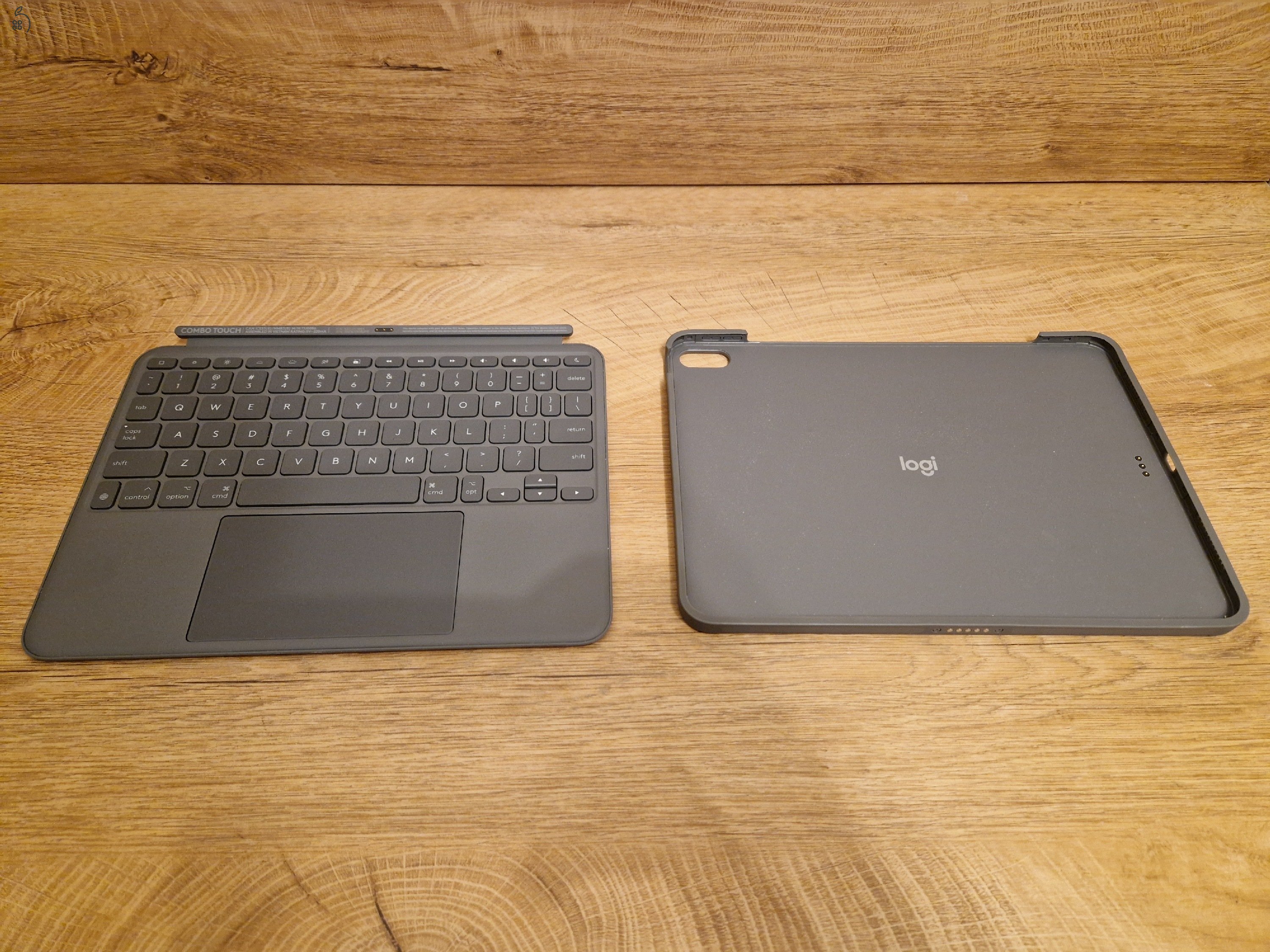 Logitech Combo Touch billentyűzet/tok iPad Air 11' (M3, M2, 5th gen.)