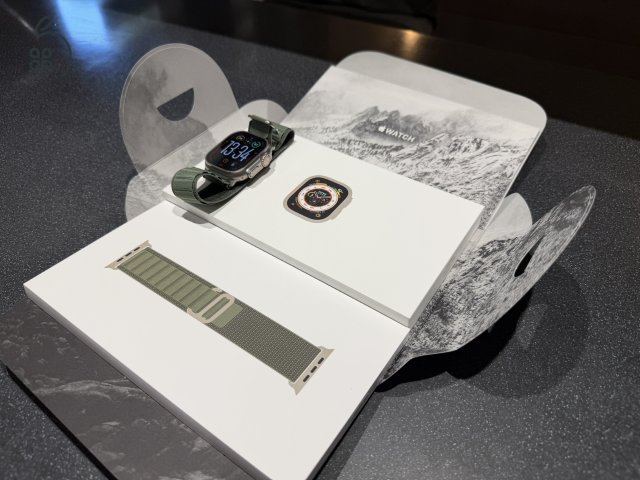 Apple Watch Ultra + Alpine Green Loop