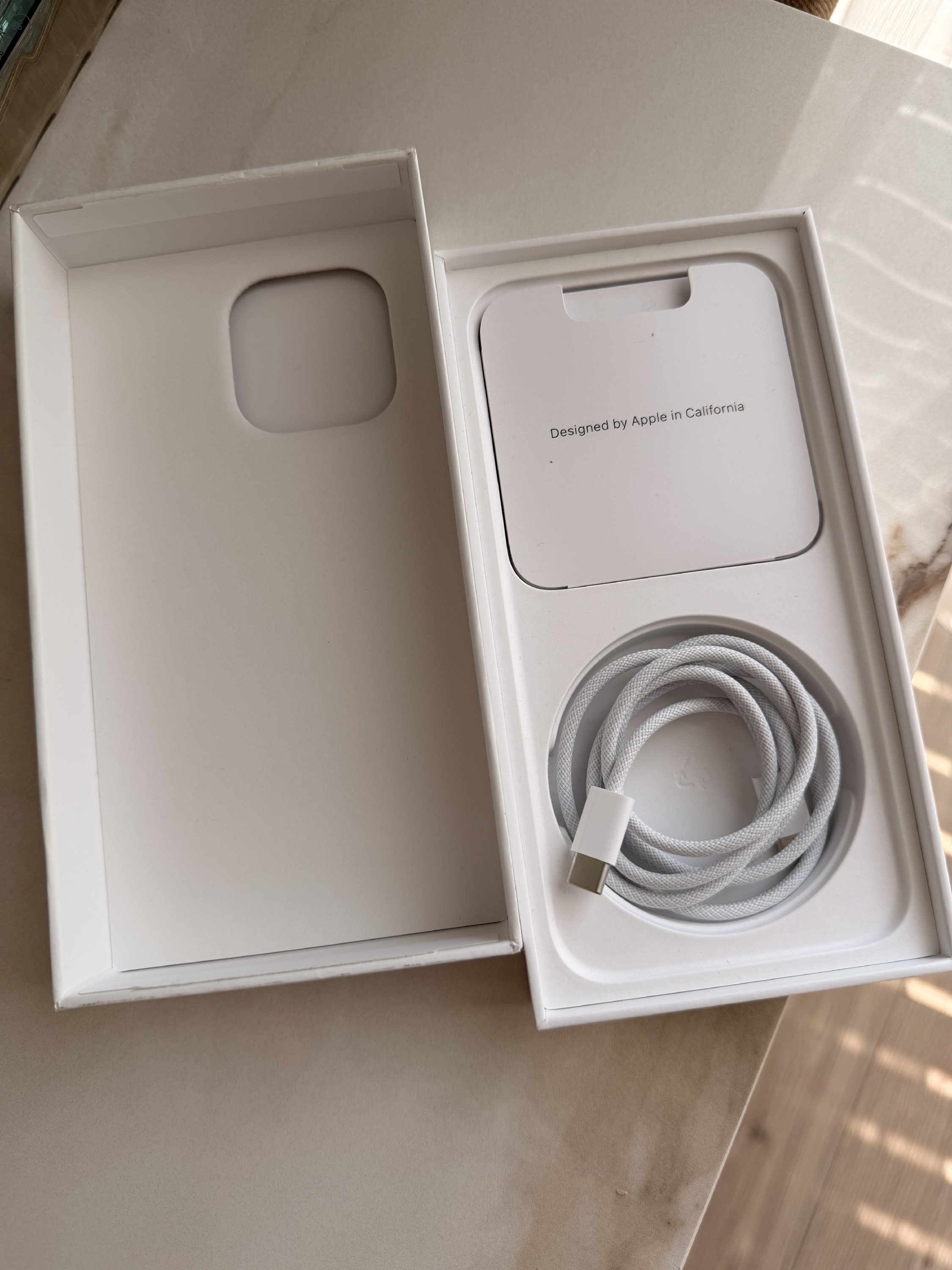 Iphone 15 Pro Max 256 független, töltőkábellel