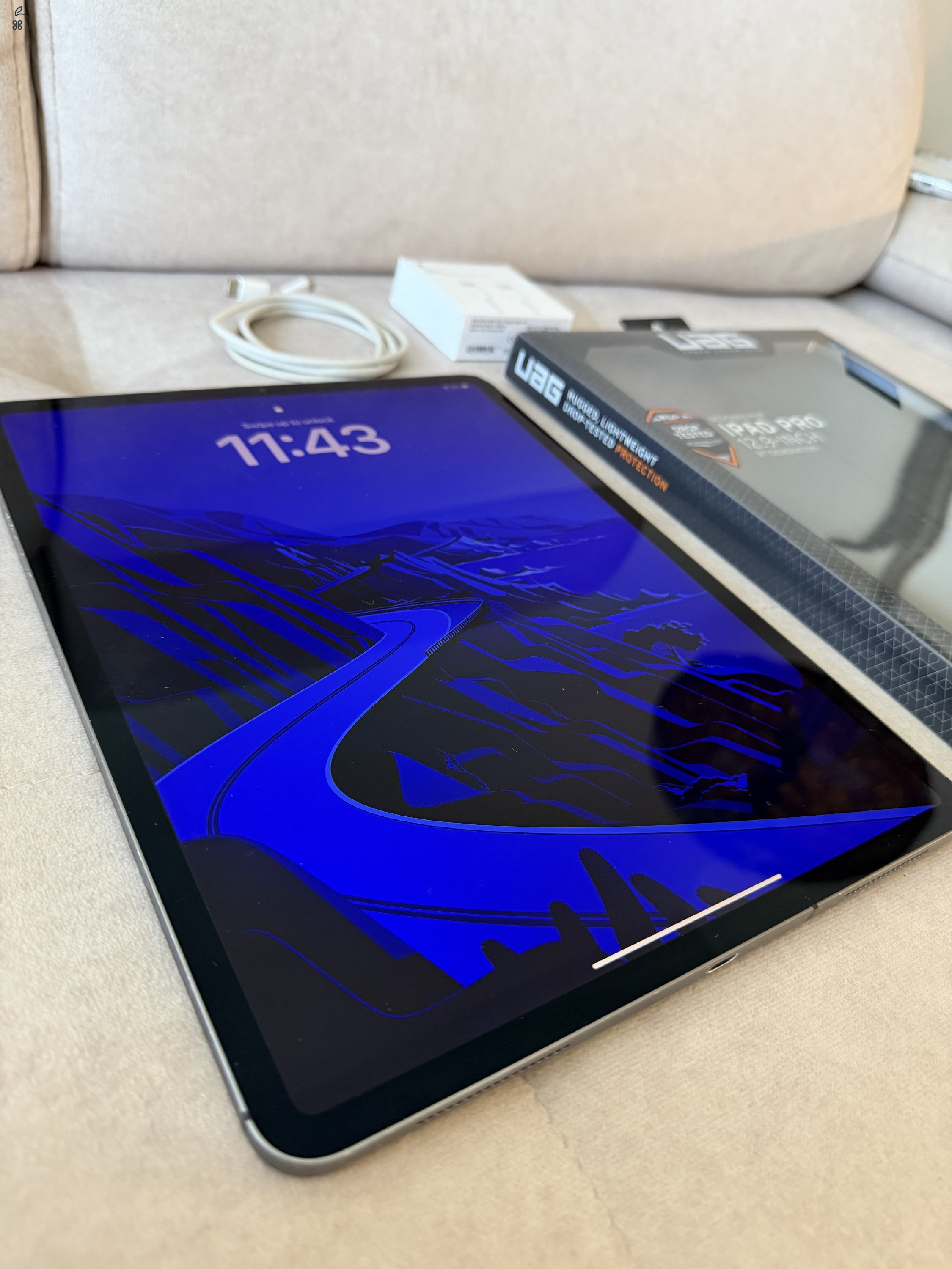 iPad Pro 12.9 (3rd gen) Wi-Fi + Cellular 64GB 