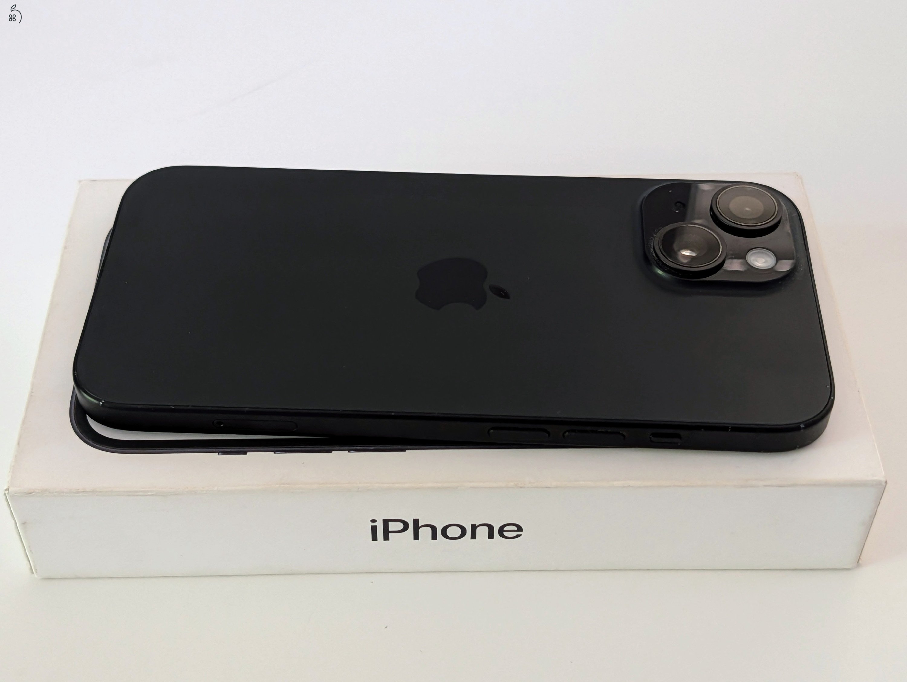 Apple iPhone 15 128GB - Black - Megkímélt, Bolti garanciával