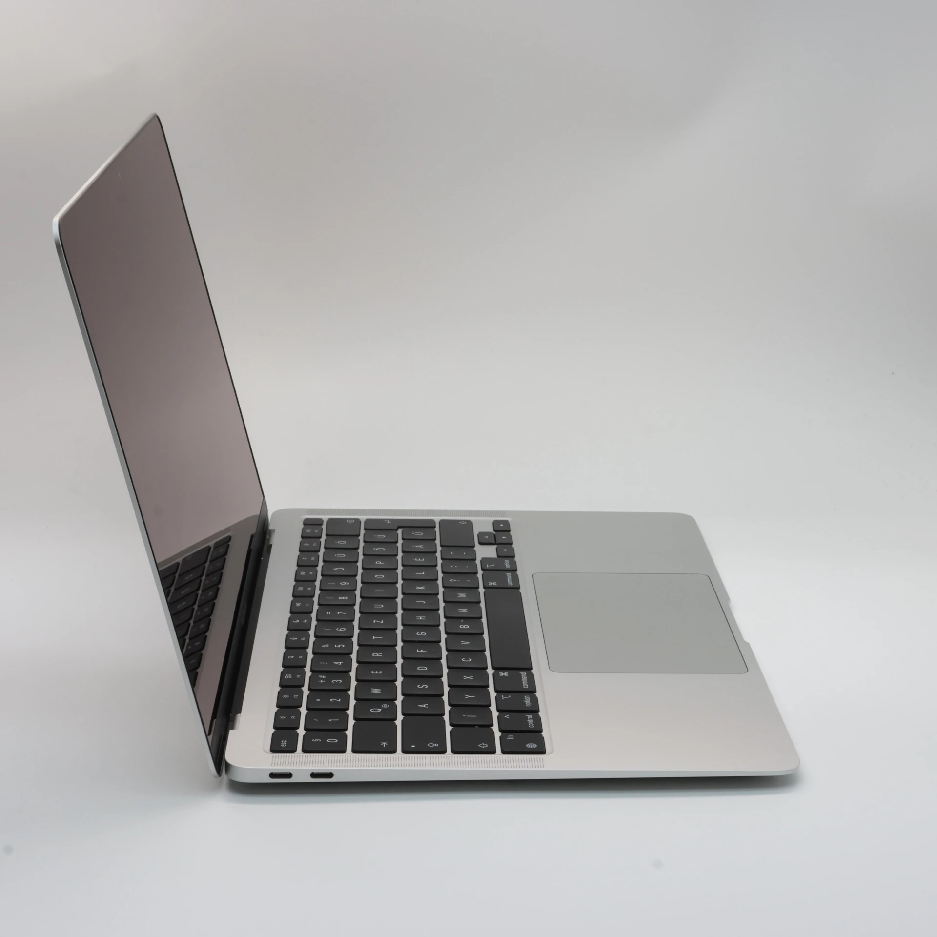 Apple MacBook Air 13″ 2020 M1 256 GB SSD 8 GB RAM Silver 93% HUN Bill