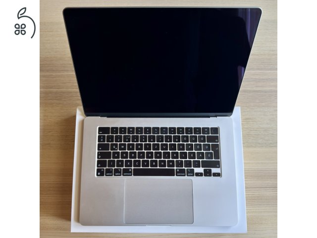 Macbook Air 15” M3 16GB + 512GB  MediaMarkt Garancia 2027.10-ig