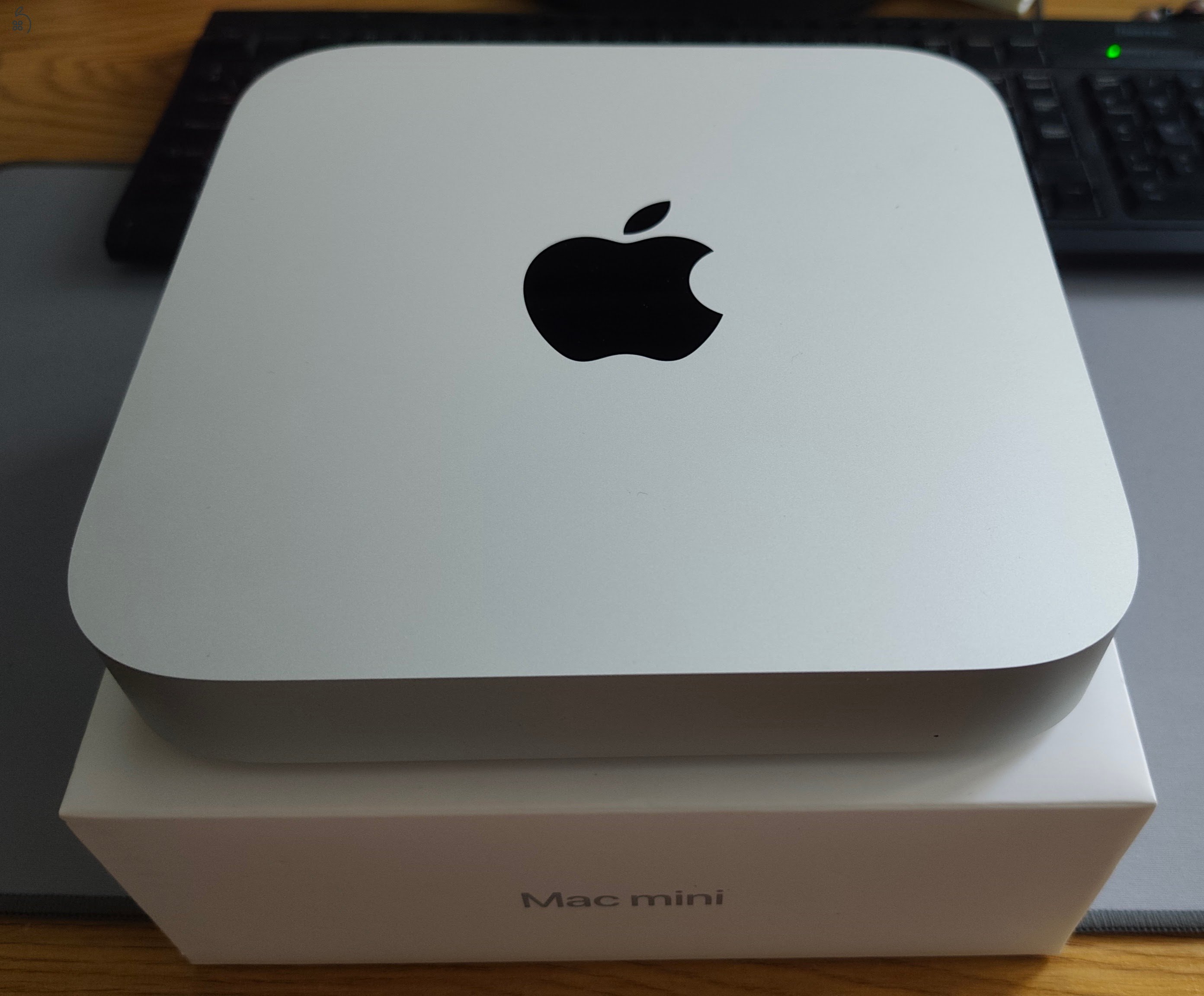 Mac Mini M2 (8‑magos CPU, 10‑magos GPU, 512 GB SSD, Ezüst)