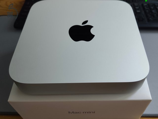Mac Mini M2 (8‑magos CPU, 10‑magos GPU, 512 GB SSD, Ezüst)