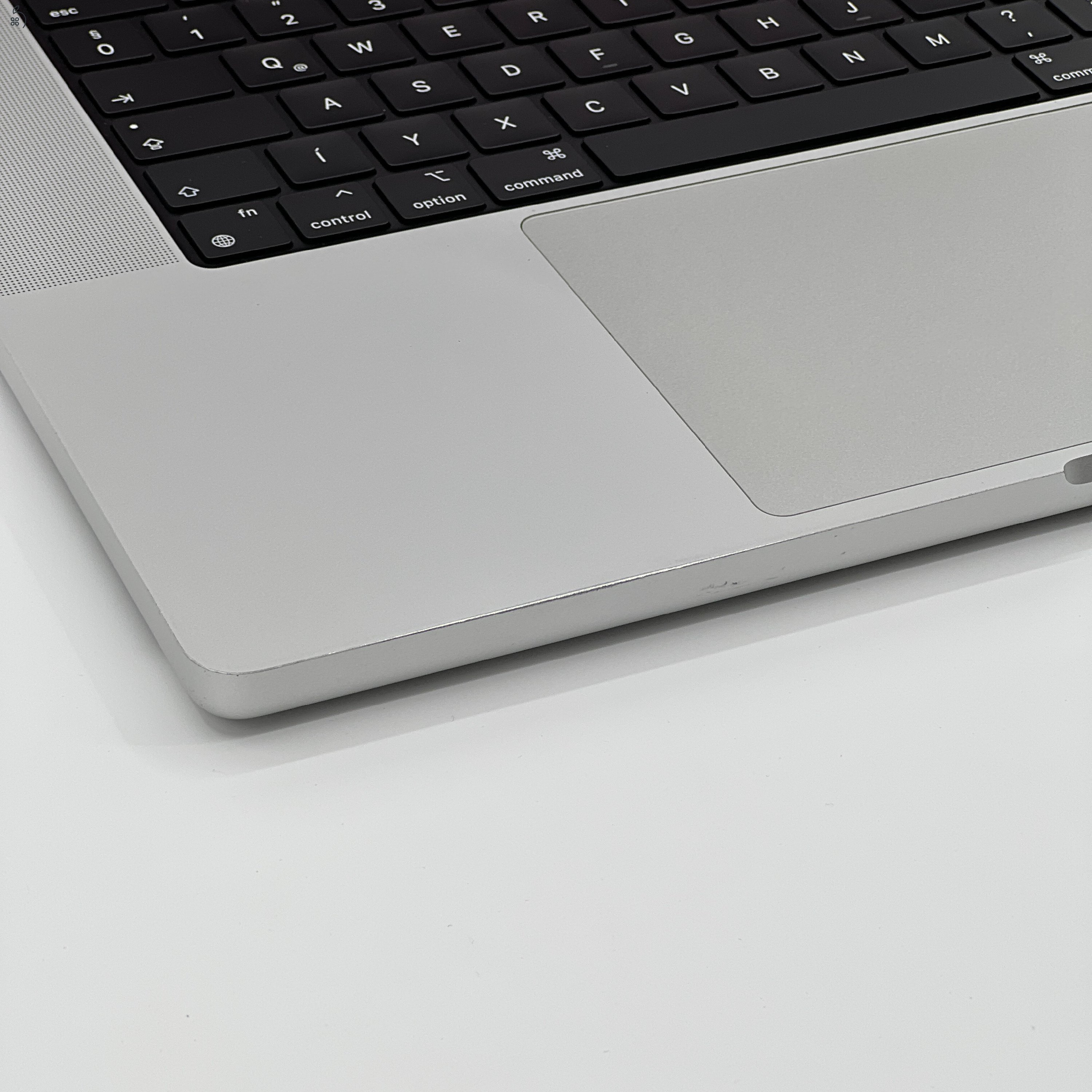 MacBook Pro 16″ 2021, M1 Max , 64 GB RAM, 10 core CPU, 24 core GPU, 512GB SSD, Silver 27% Áfa, 0535AB