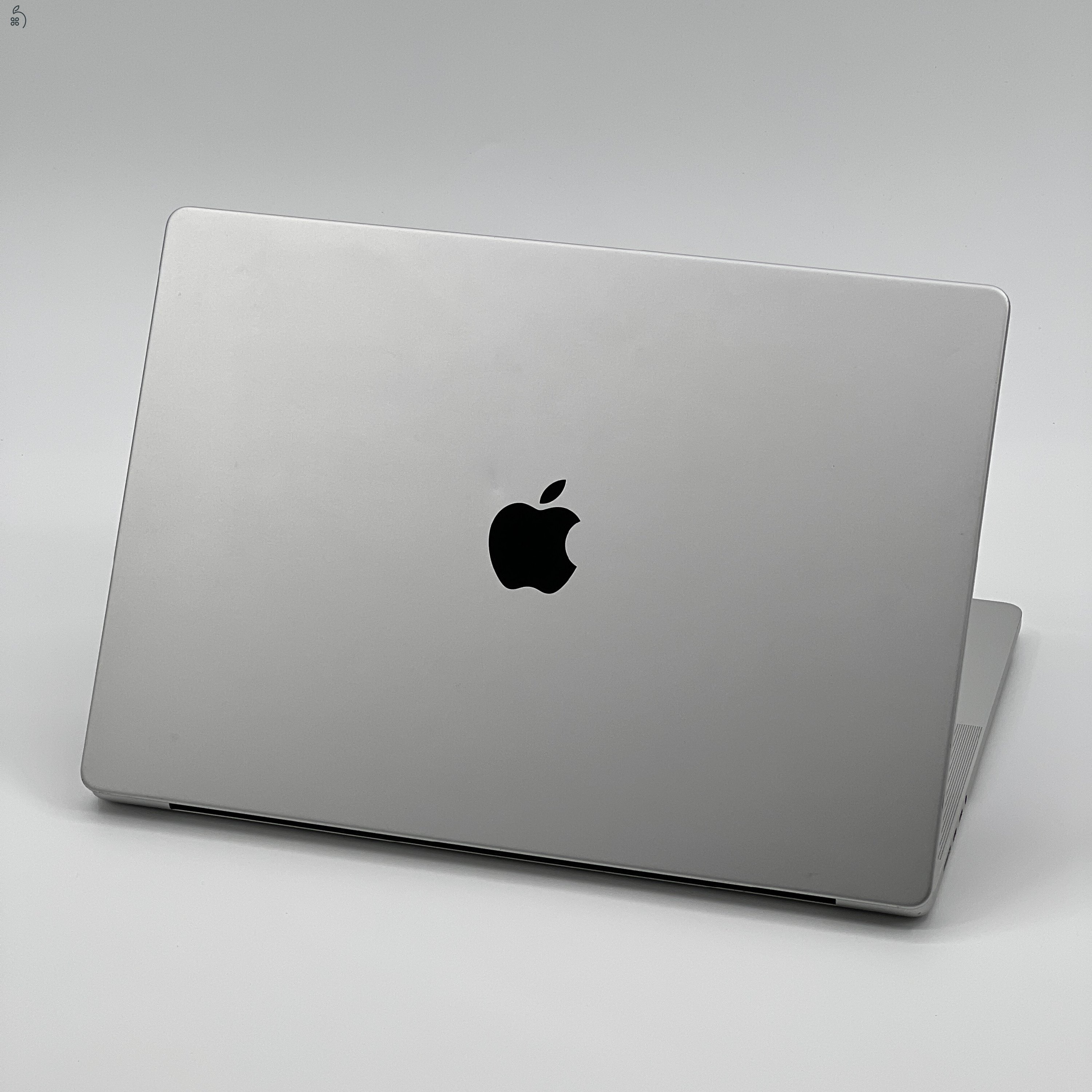 MacBook Pro 16″ 2021, M1 Max , 64 GB RAM, 10 core CPU, 24 core GPU, 512GB SSD, Silver 27% Áfa, 0535AB