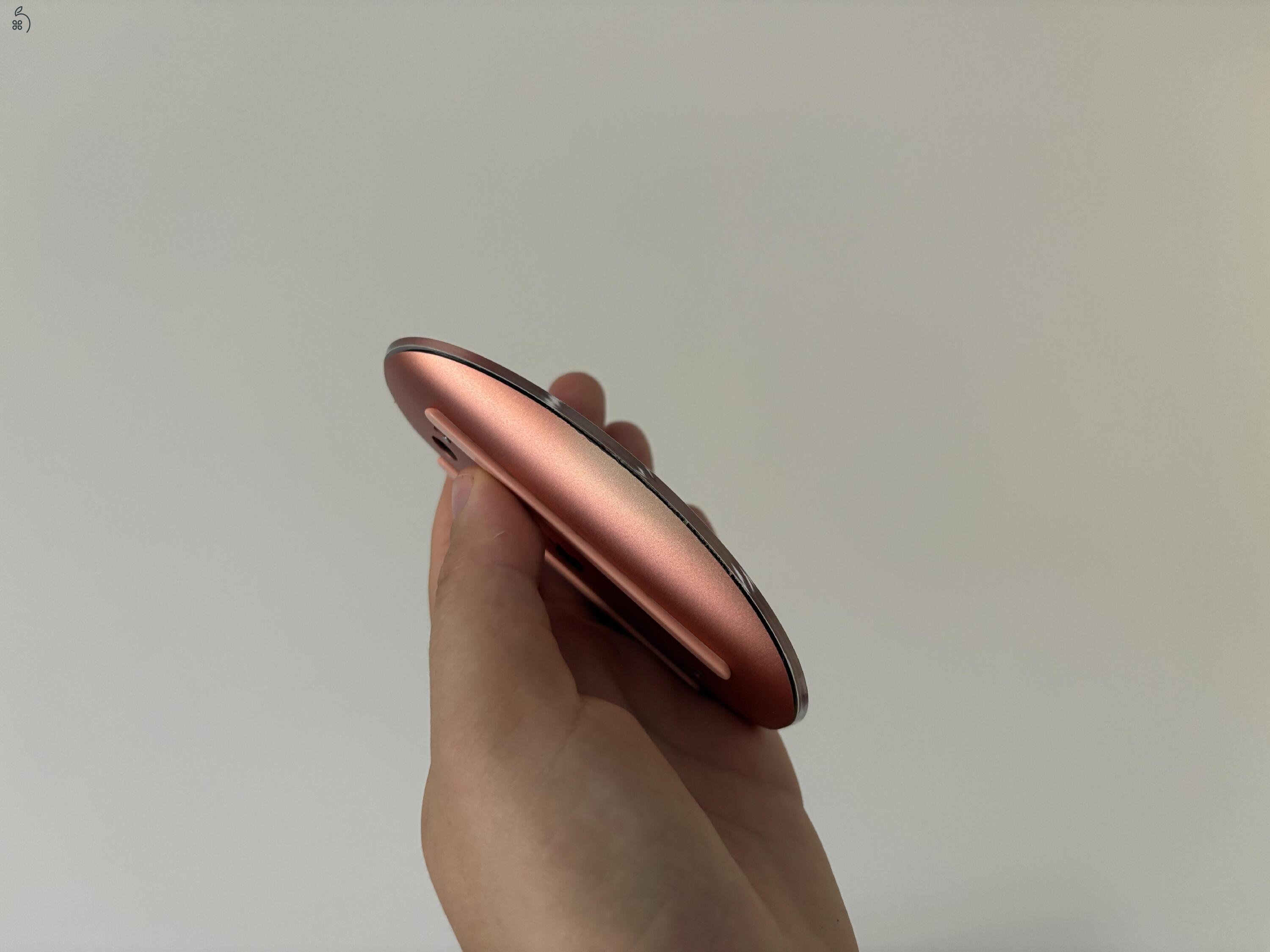 Eladó egy 2021-es modellévű, 2022-ben vásárolt, 24 hüvelykes M1 iMac
