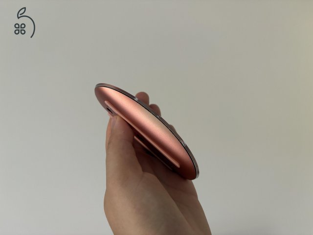 Eladó egy 2021-es modellévű, 2022-ben vásárolt, 24 hüvelykes M1 iMac