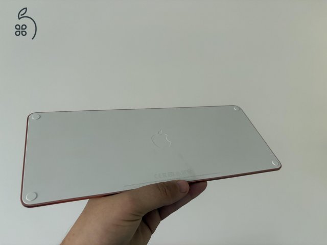 Eladó egy 2021-es modellévű, 2022-ben vásárolt, 24 hüvelykes M1 iMac