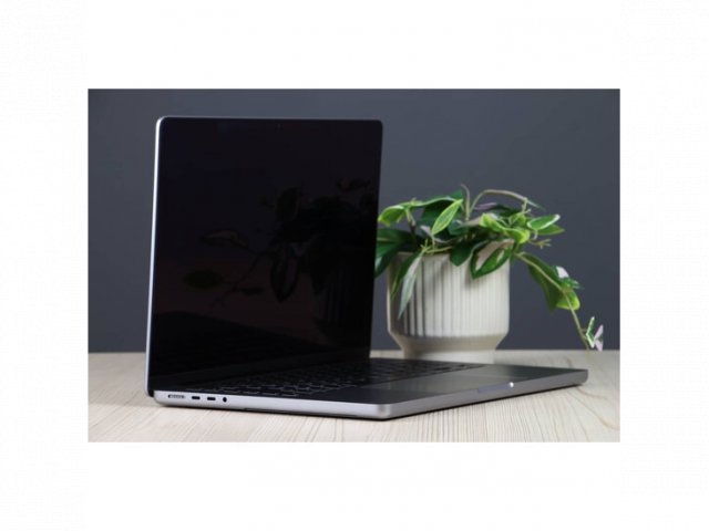 Újszerű MacBook Pro 14