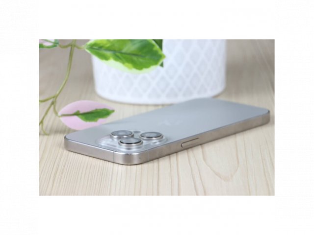 Használ Apple iPhone 15 Pro 1TB Natural Titan C+ US-8362