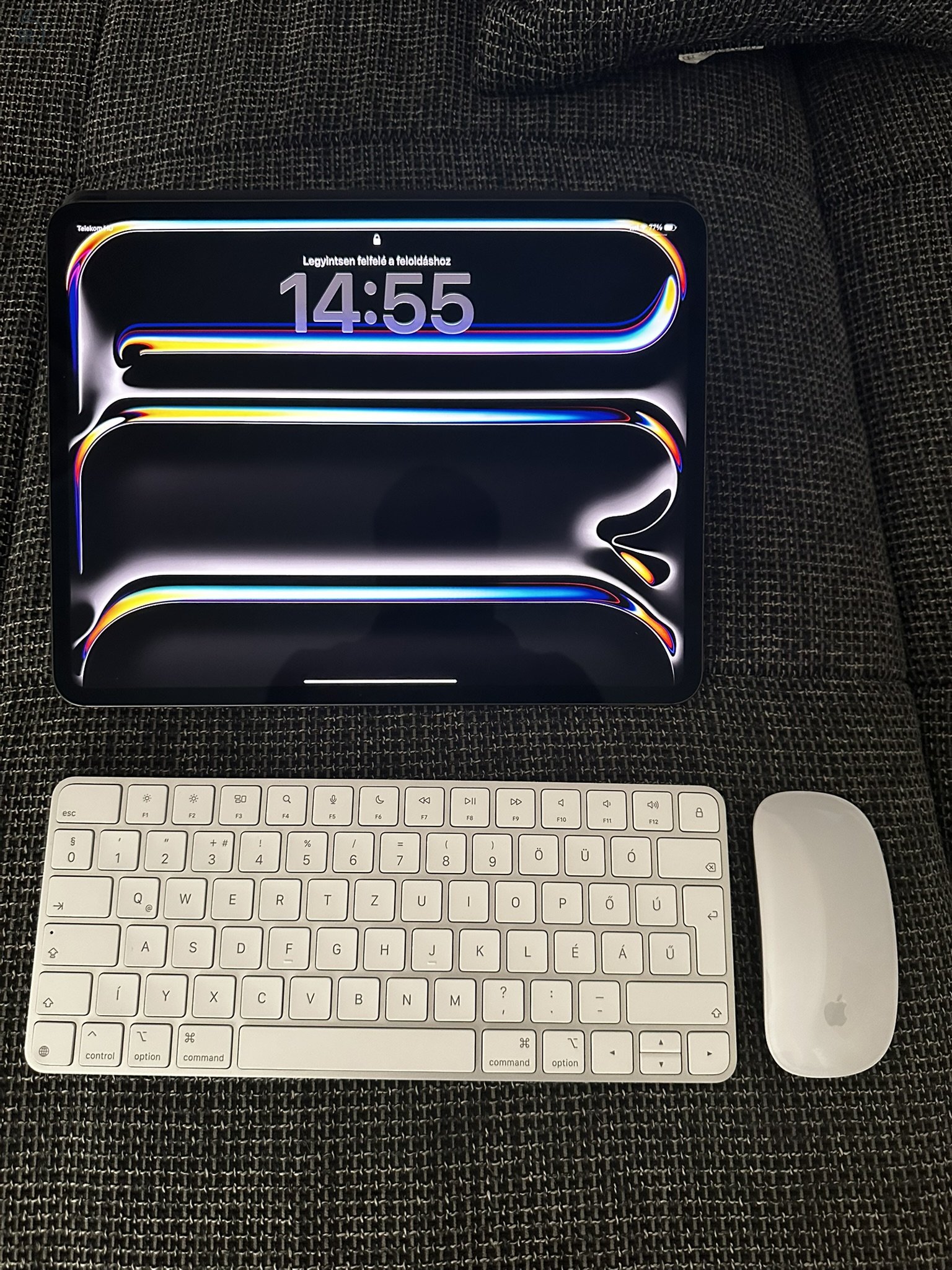 Apple ipad Pro 13 - 256GB - 2025 - M5 WIFI+Celular + gyári tok