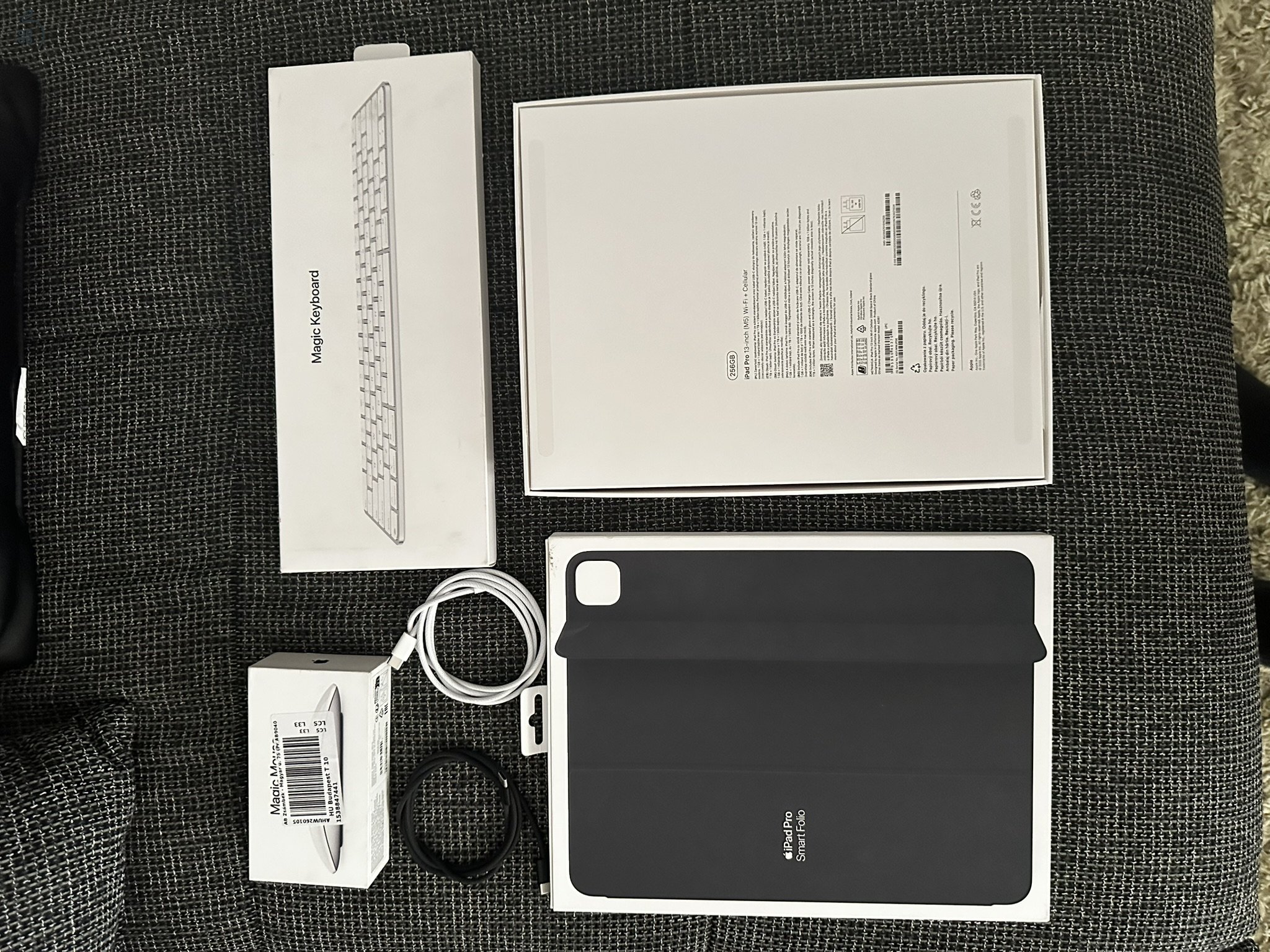Apple ipad Pro 13 - 256GB - 2025 - M5 WIFI+Celular + gyári tok