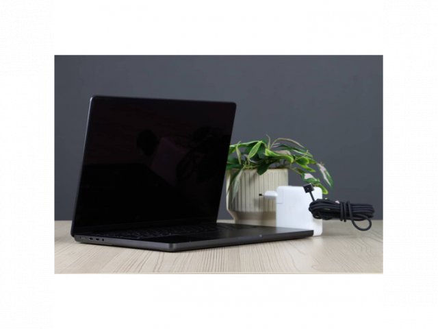 Újszerű MacBook Pro 14