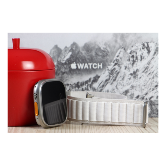 Használt Apple Watch Ultra 49mm Natural Titanium A US-7617