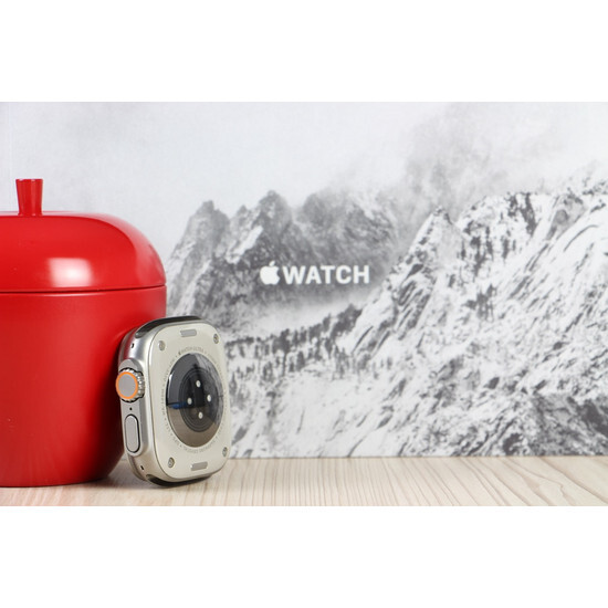Használt Apple Watch Ultra 49mm Natural Titanium A US-7617