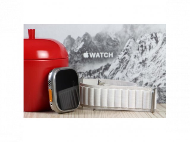 Használt Apple Watch Ultra 49mm Natural Titanium A US-7617
