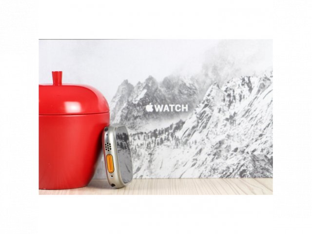 Használt Apple Watch Ultra 49mm Natural Titanium A US-7617