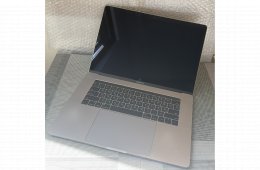 Apple Macbook Pro 15 (2018/19) I7 16 GB 256GB Radeon 555X A1990 + Magic set