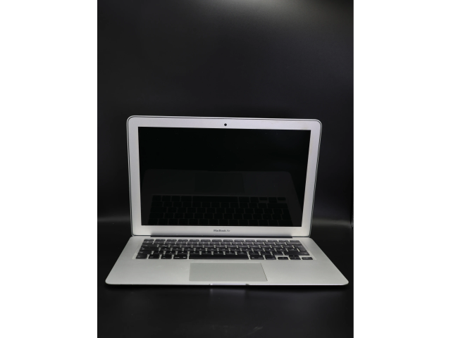 Apple MacBook Air 13″ 2017 i5 128 GB Silver akku - 12 HÓ GARANCIA