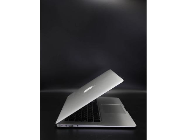 Apple MacBook Air 13″ 2017 i5 128 GB Silver akku - 12 HÓ GARANCIA