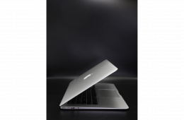 Apple MacBook Air 13″ 2017 i5 128 GB Silver akku - 12 HÓ GARANCIA
