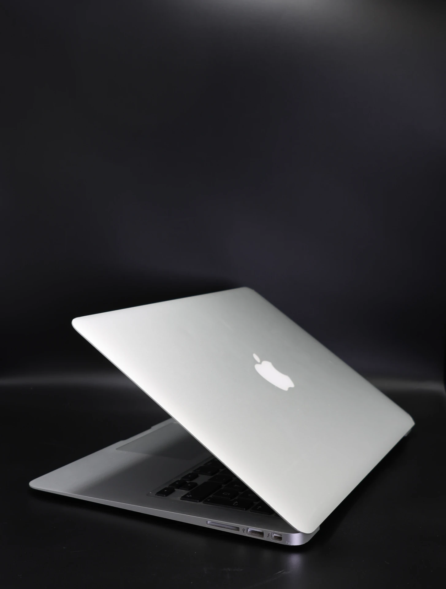 Apple MacBook Air 13″ 2017 i5 128 GB Silver akku - 12 HÓ GARANCIA