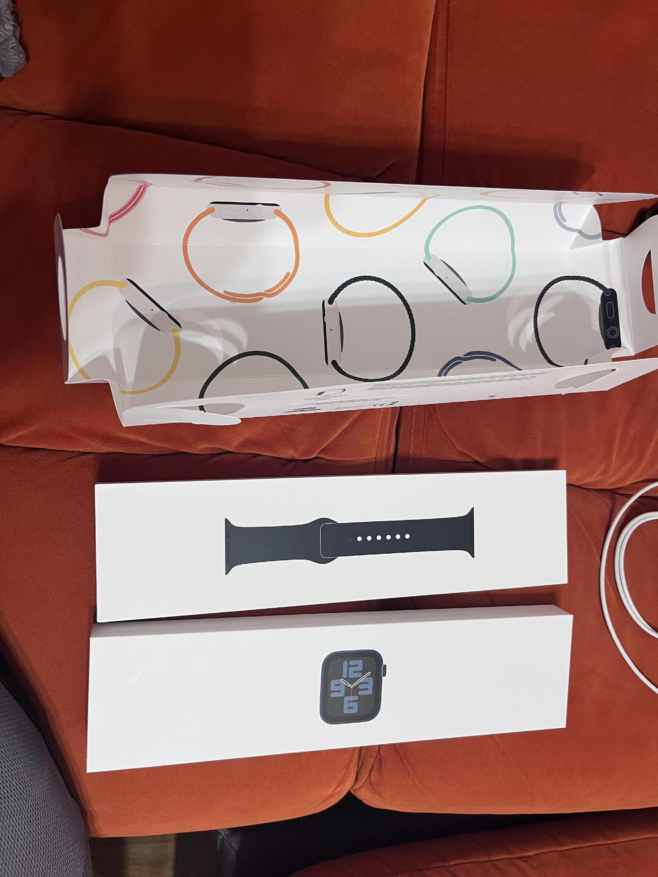 Eladó Apple Watch SE (2nd Gen) 44mm Midnight Aluminium case + Midnight Sport Band