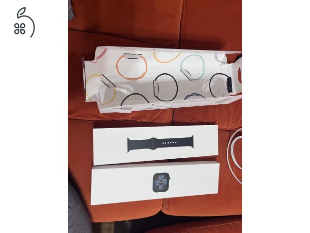 Eladó Apple Watch SE (2nd Gen) 44mm Midnight Aluminium case + Midnight Sport Band